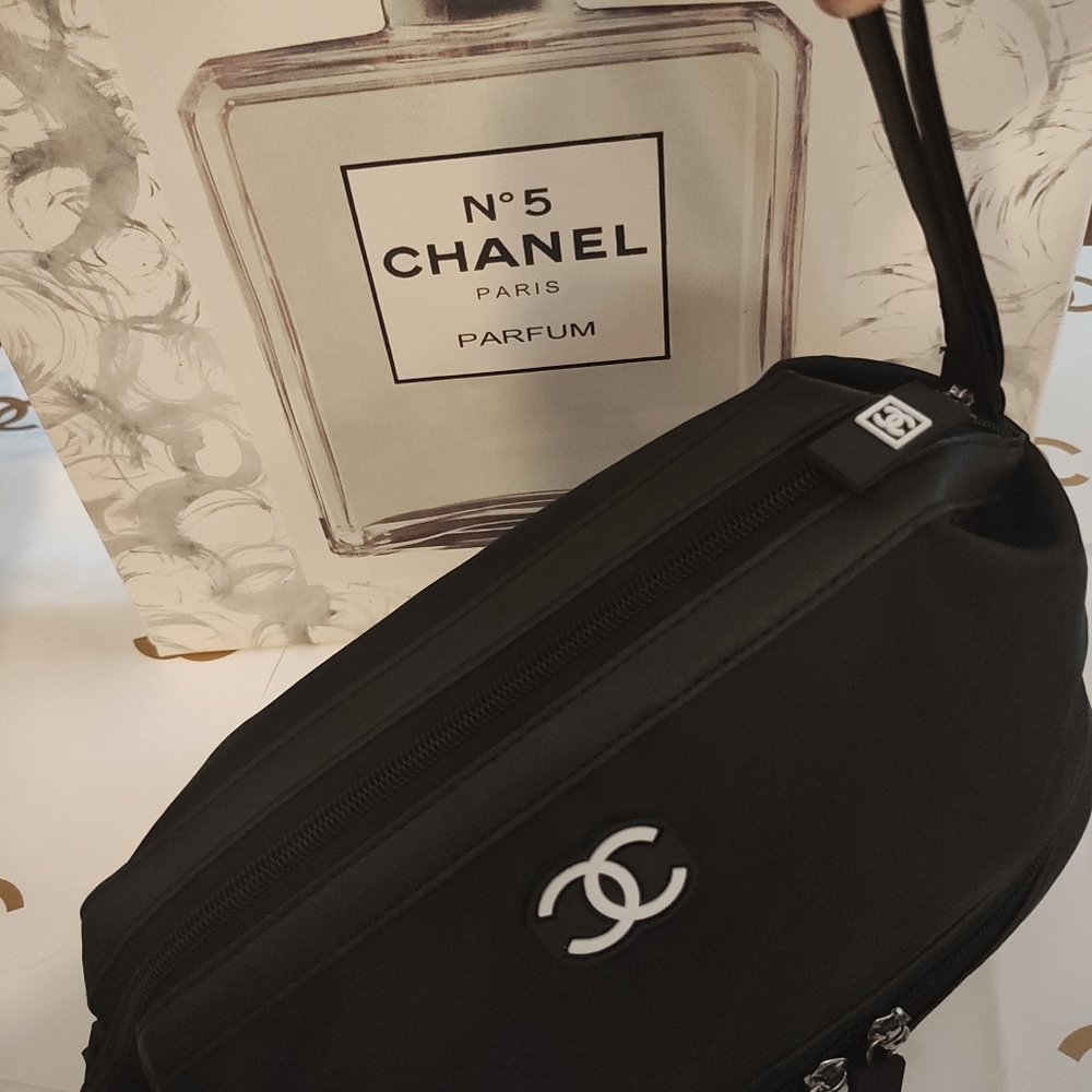 CC Black Cosmetics Bag/Clutch - Picture 3 of 13